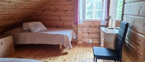 Escritorio, tabla de planchar con plancha y wifi