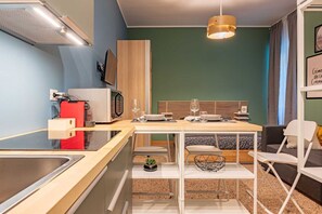 Kühlschrank, Mikrowelle, Geschirrspüler