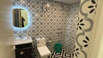 Shower, towels, soap, shampoo