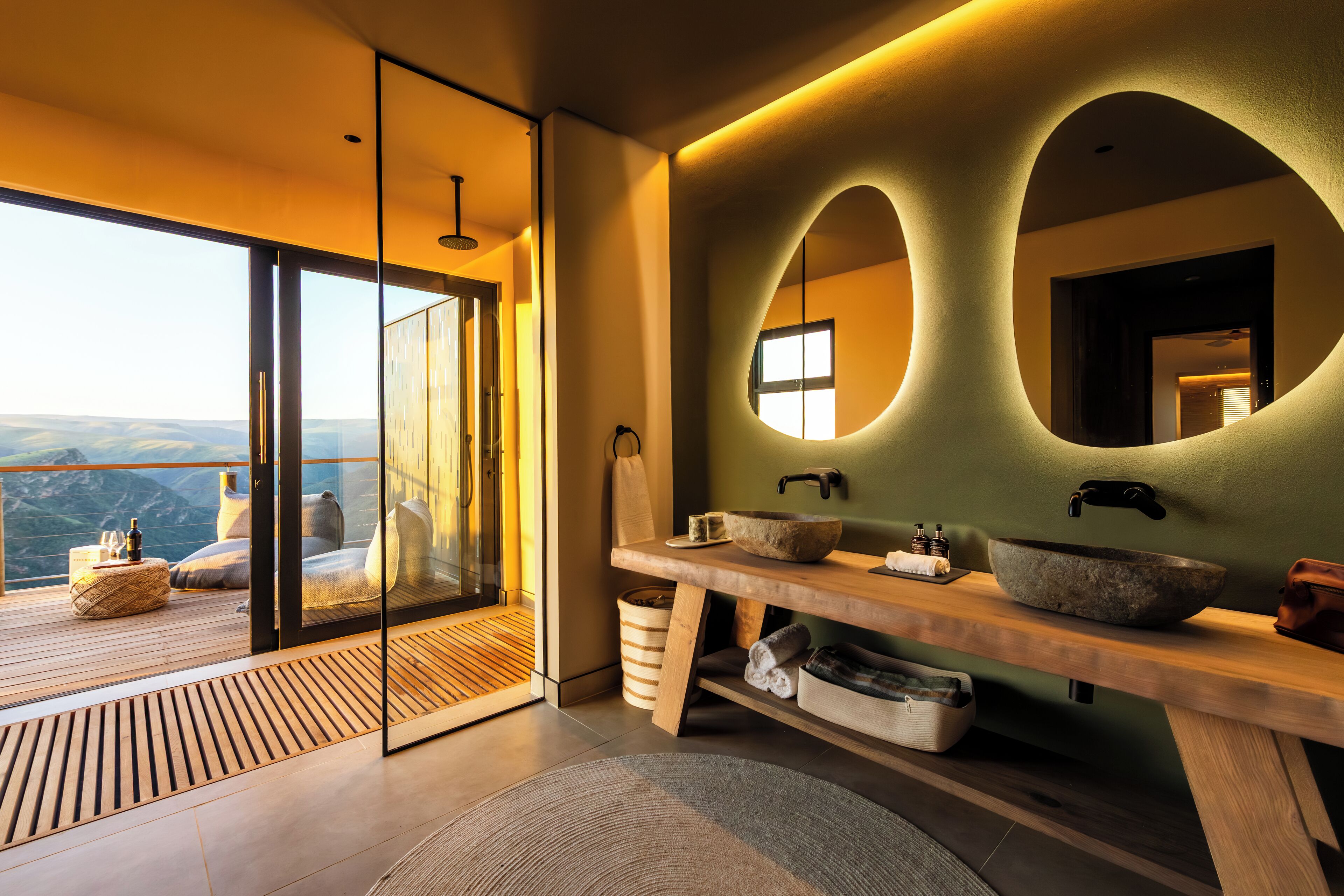 Suite, 1 King-Bett | Badezimmer | Komfortbadewanne, Regendusche, umweltfreundliche Kosmetikartikel