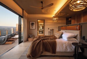 Suite, 1 King Bed | Premium bedding, Tempur-Pedic beds, in-room safe, free WiFi - Mantis Hiddn In Addo (Gqebergha)