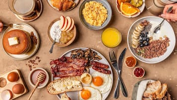 Café da manhã com buffet todos os dias (AUD 38 por pessoa)
