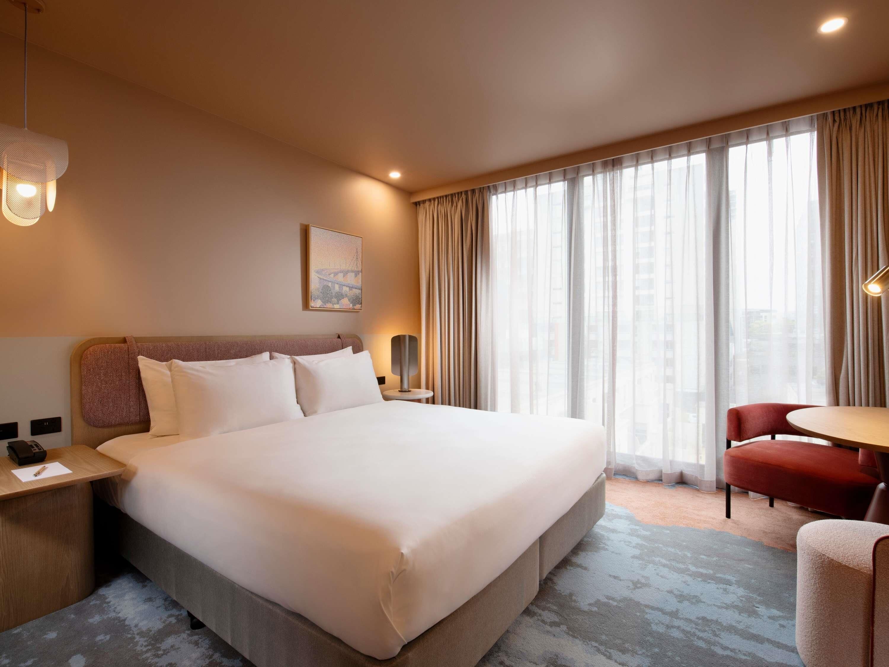 Standard Room, 1 King Bed