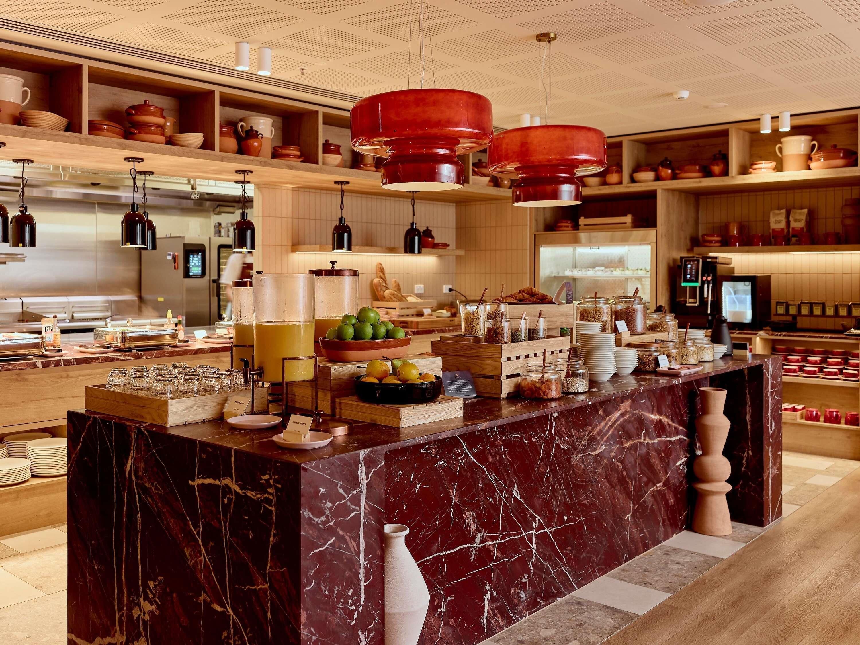 Desayuno buffet todos los días (con cargo) 