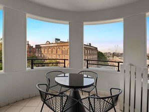 Deluxe Apartment, 2 Bedrooms - The Sebel Darling Harbour The Pinnacle (Sydney)