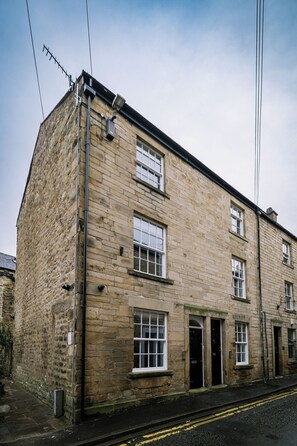 Front of property - Sun St Apartment 4 (Lancaster)