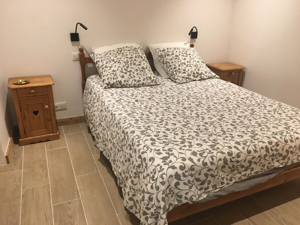 1 makuuhuone, silitysrauta/-lauta, Wi-Fi, vuodevaatteet