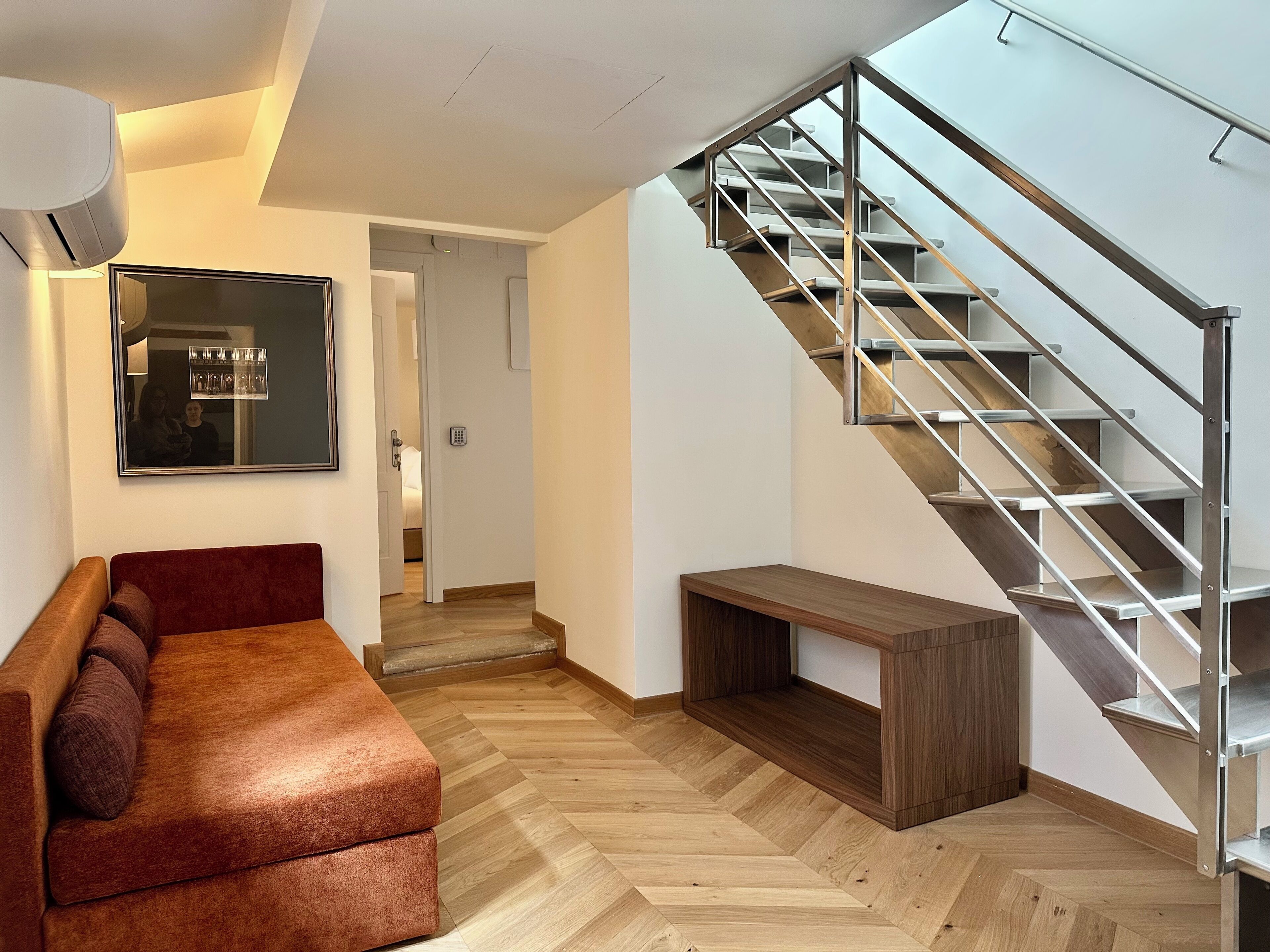 พาโนรามิกอพาร์ทเมนท์, 2 ห้องนอน, ระเบียง | บริเวณนั่งเล่น