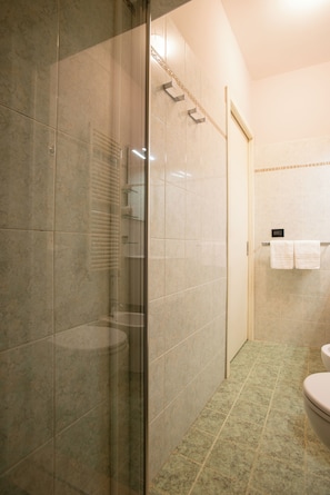 Free toiletries, hair dryer, towels, soap - Fenice Studios (Venezia)