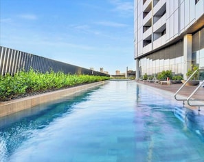 Apartment, 2 Bedrooms, Accessible | Kolam renang | Kolam renang terbuka 