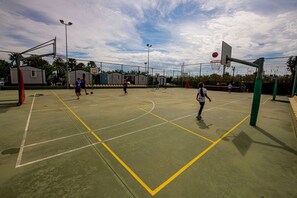 Sports court - Creixell Camping & Family Resort (Creixell)