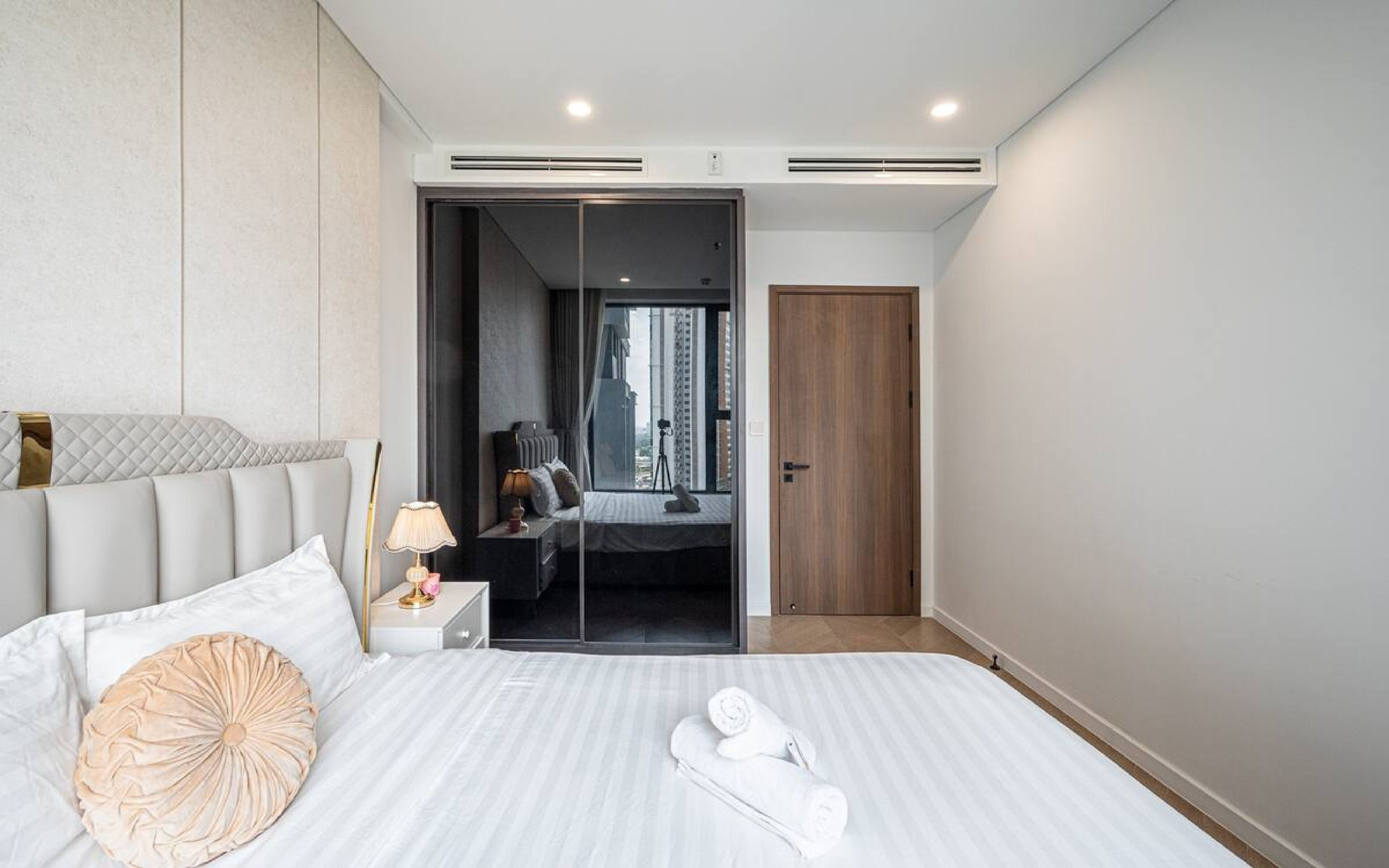 Grand Suite, 1 Bedroom, Club Lounge Access, City View | Egyptian cotton sheets, premium bedding, down comforters