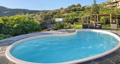 Apartment 'Casa Chicken2 - Mare, Monti und Bikers' mit Bergblick, Gemeinschaftspool & WLAN