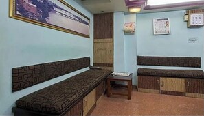 Living area - Hotel Dimple (Surat)