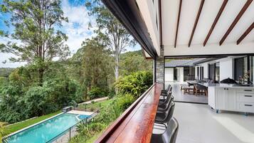 Casa, 5 quartos, acessível, piscina particular | Piscina | Piscina externa