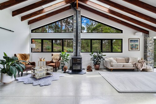 Breathtaking Valley Retreat With Private Pool and Nature Views