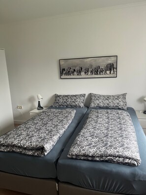 Strygejern/strygebræt, Wi-Fi, sengetøj