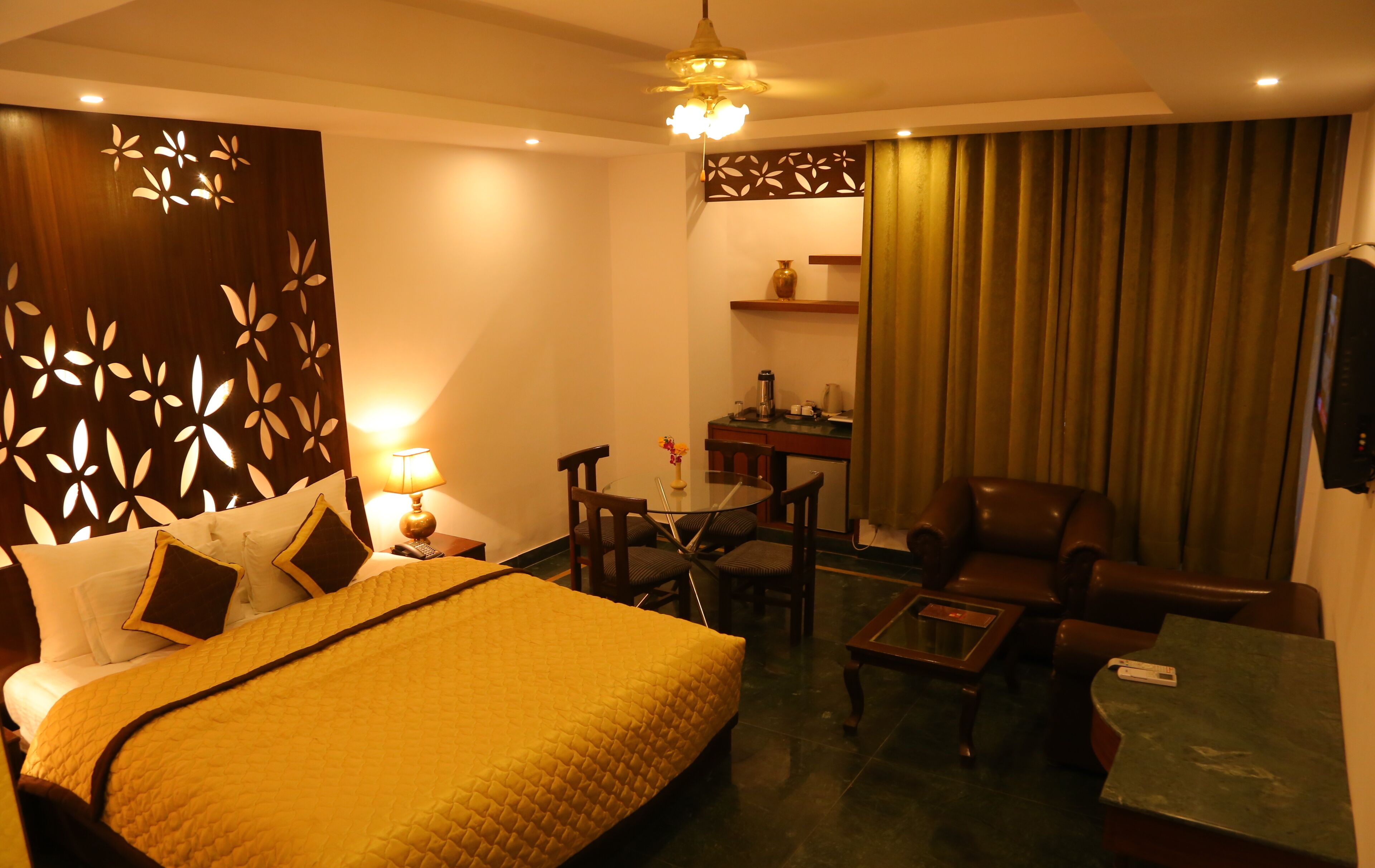 Presidential Suite | In-room safe, desk, iron/ironing board, free WiFi