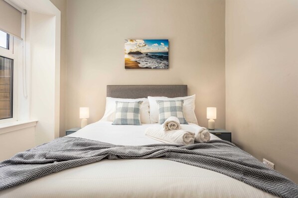 Iron/ironing board, WiFi