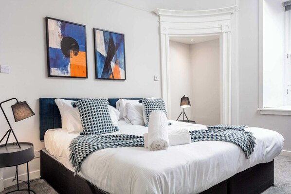 Iron/ironing board, WiFi, bed sheets
