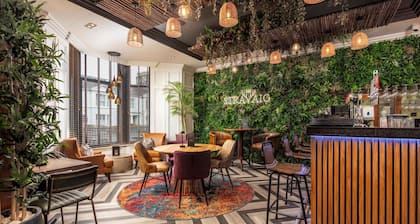 The Kylestrome Executive King or Twin + Sofa Bed