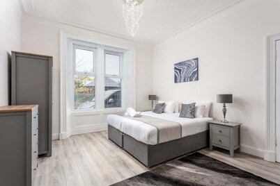Cuthbert House - Donnini Apartments