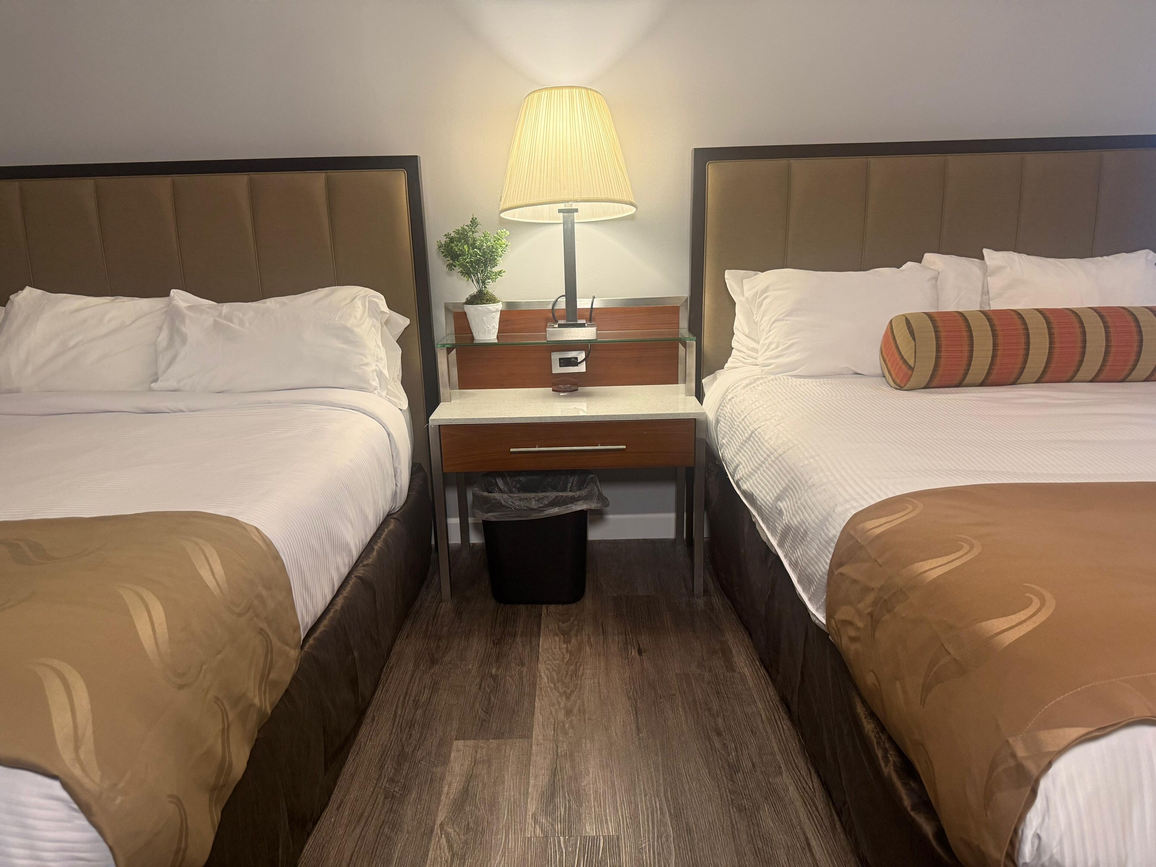 Standard Room, 2 Queen Beds, Accessible Bathtub, Non Smoking