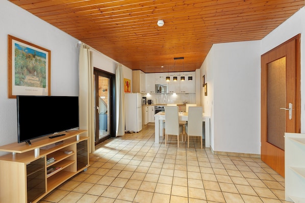 Frigorífic, microones, forn i placa de cuina 