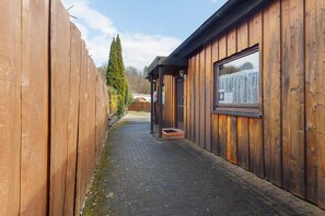 Property grounds - Apartment 'Heve' with Shared Terrace, Private Garden and Wi-Fi (Möhnesee)