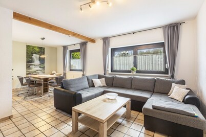 Möhne Apartment – 75 m², up to 6 guests, terrace & shared garden included