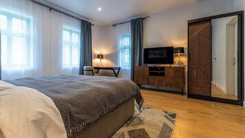 Premium bedding, Select Comfort beds, desk, laptop workspace