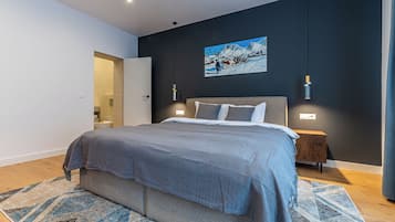 Luxury Apartment | Premium bedding, Select Comfort beds, desk, laptop workspace