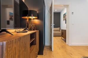 Apartamento de lujo | Ropa de cama de alta calidad, colchones Select Comfort, escritorio