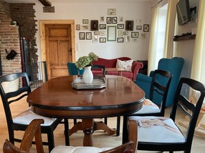 Dining - Holiday Home 'Am Ende der Welt' with Park-like Garden (Westerstede)
