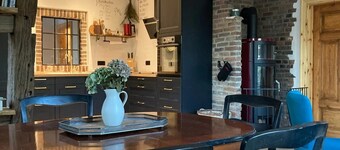 Monteur and Holiday Home 'Am Ende der Welt' with Private Terrace and Garden