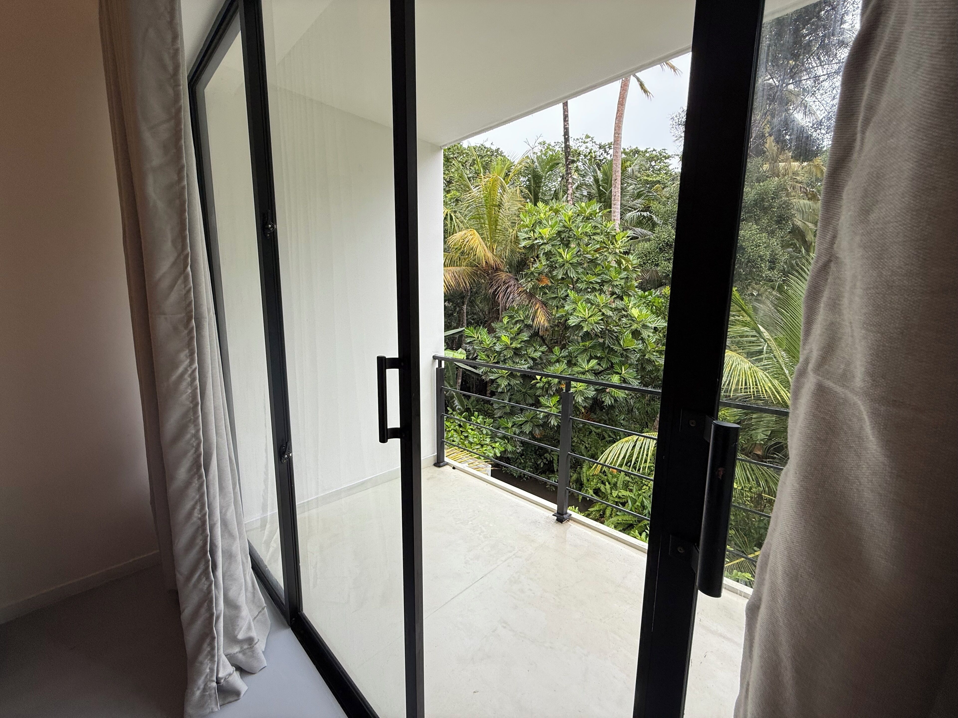 Roupas de cama premium, camas Select Comfort, escrivaninha