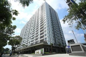 Exterior - Elite Luxstay Airport Botanica Premier (Tan Son Hoa)