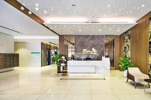 Reception - Elite Luxstay Airport Botanica Premier (Tan Son Hoa)