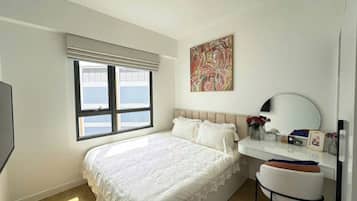 Egyptian cotton sheets, premium bedding, down comforters