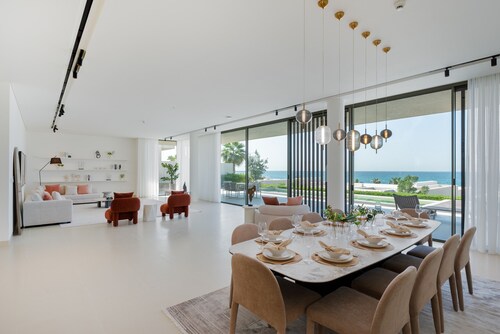 Luxe 4BR Villa | Private Pool & Beach | Al Zorah
