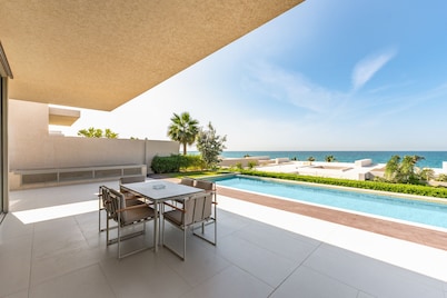 Luxe 4BR Villa | Private Pool & Beach | Al Zorah
