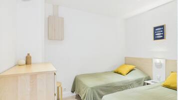 Appartement, vue mer | Chambres insonorisées, Wi-Fi gratuit, draps fournis