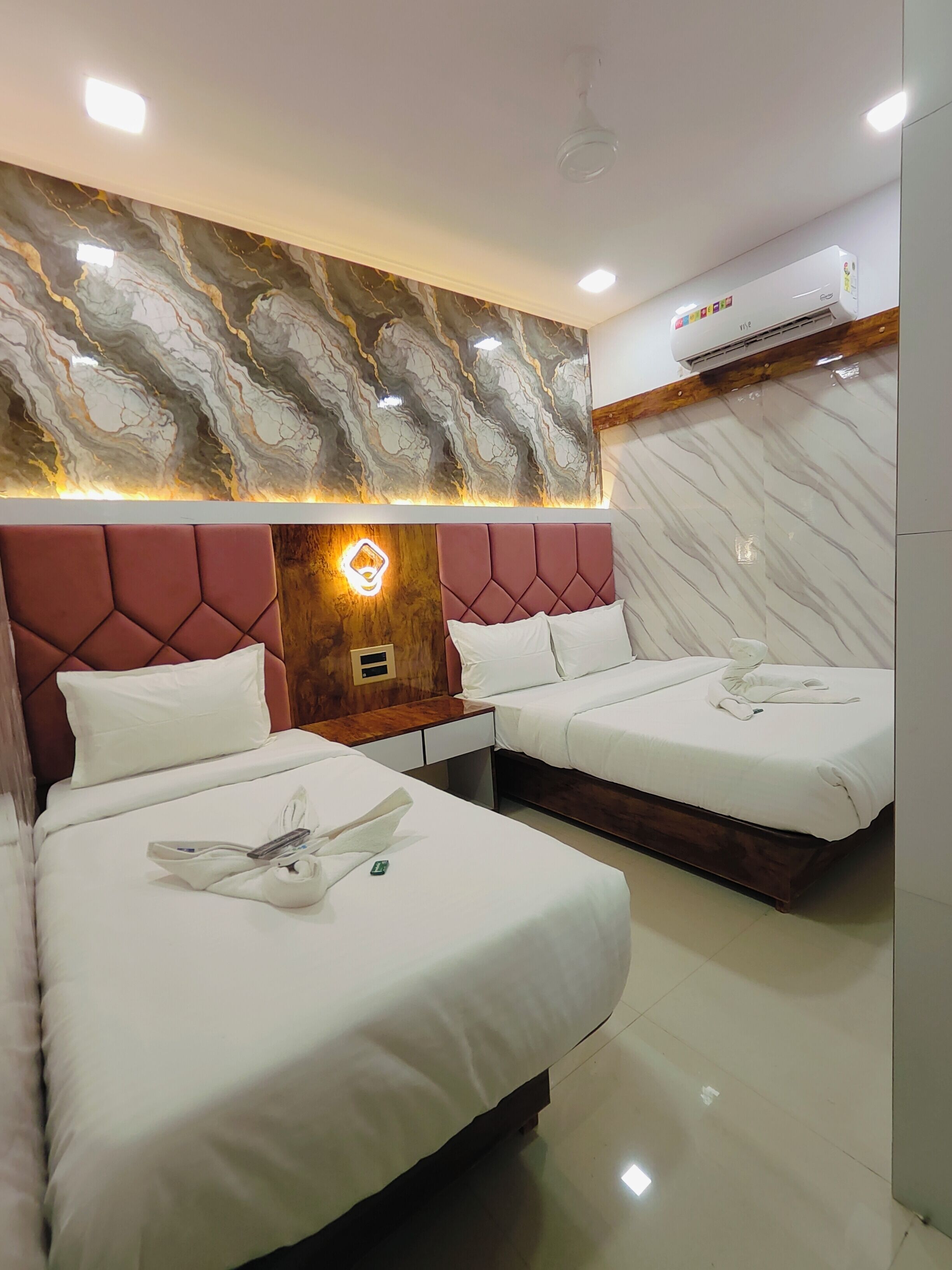 Deluxe Double Room | Desk, laptop workspace, free WiFi