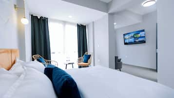 Deluxe-Doppelzimmer, Stadtblick | Verdunkelungsvorhänge, kostenloses WLAN