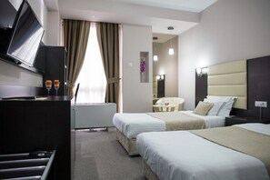 Blackout drapes, soundproofing, iron/ironing board, free WiFi - Hotel Continental (Skopje)