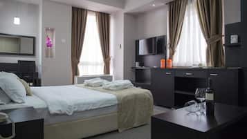 Superior Double Room, City View | Blackout curtains, soundproofing, iron/ironing board, free WiFi