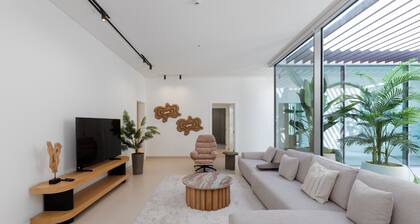 Luxe 4BR Villa Private Pool Beach Al Zorah
