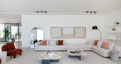 Luxe 4BR Villa Private Pool Beach Al Zorah