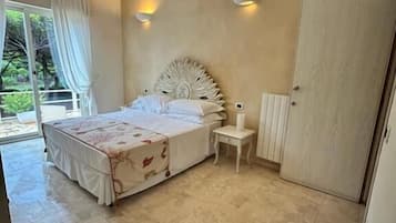 Superior Double Room, Garden View | In-room safe, blackout curtains, free WiFi, bed sheets