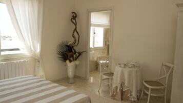 Minibar, in-room safe, blackout curtains, free WiFi